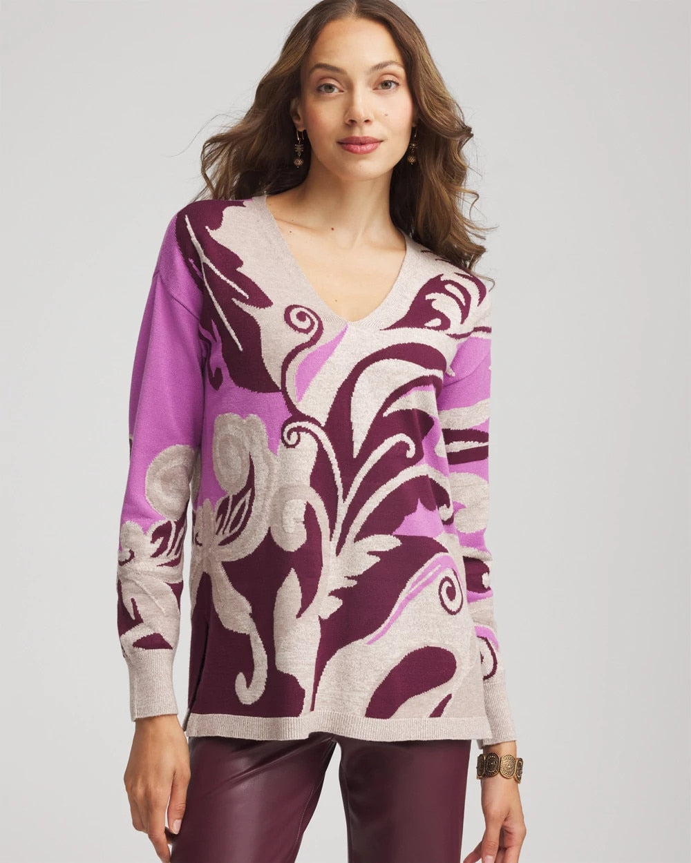 Intarsia Knit V-Neck Pullover Sweater