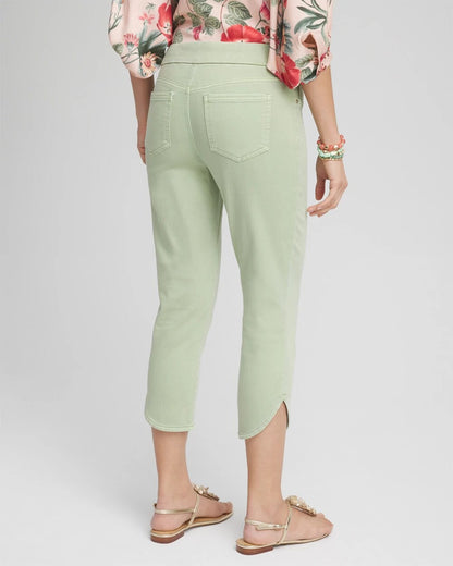 Pull-On Dolphin-Hemmed Capri Jeans